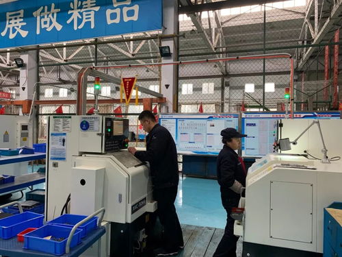 流動紅旗引領質量管理新氣象 公司為四個班組授旗，電能質量控制裝置研制成亮點